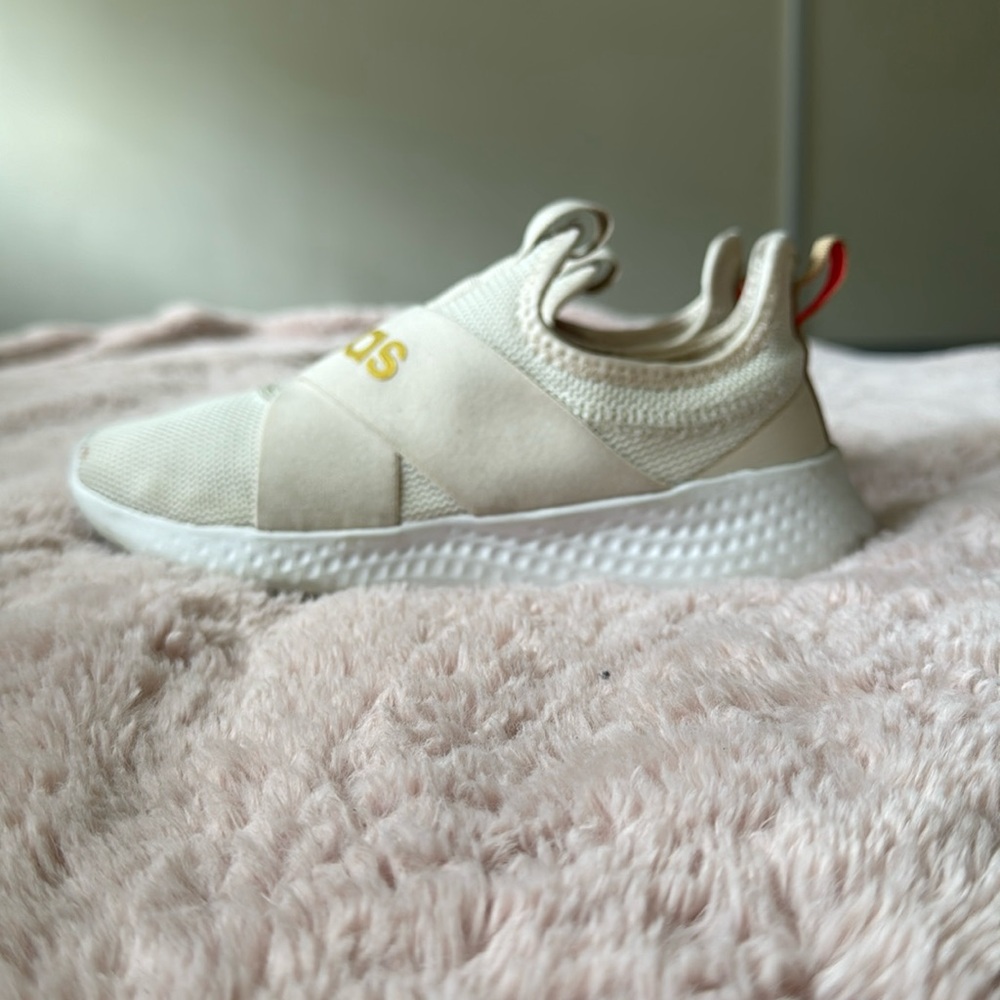 Adidas Cloud foam ivory white slip on sneakers size 5